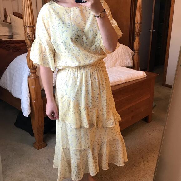 Dresses & Skirts - Light Yellow Floral Long Modest Tiered Ruffle Midi Dress Women’s Size Medium‎